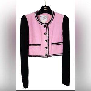 Looking for Chanel 1995 Black pink jacket
